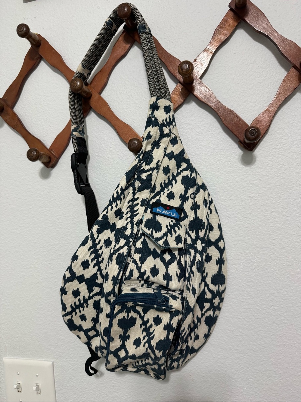 Kavu Navy and Cream Patterned Rope Sling Pack